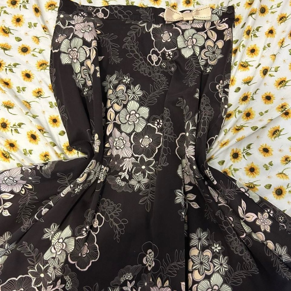 Brown floral design skirt
